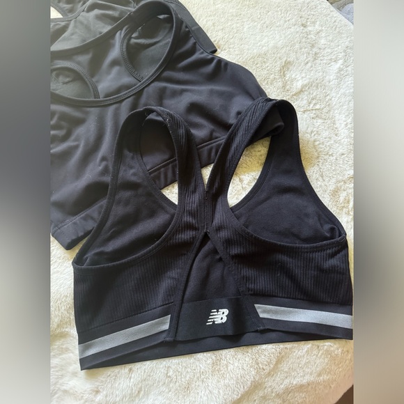Black sports bra bundle - Picture 2 of 9